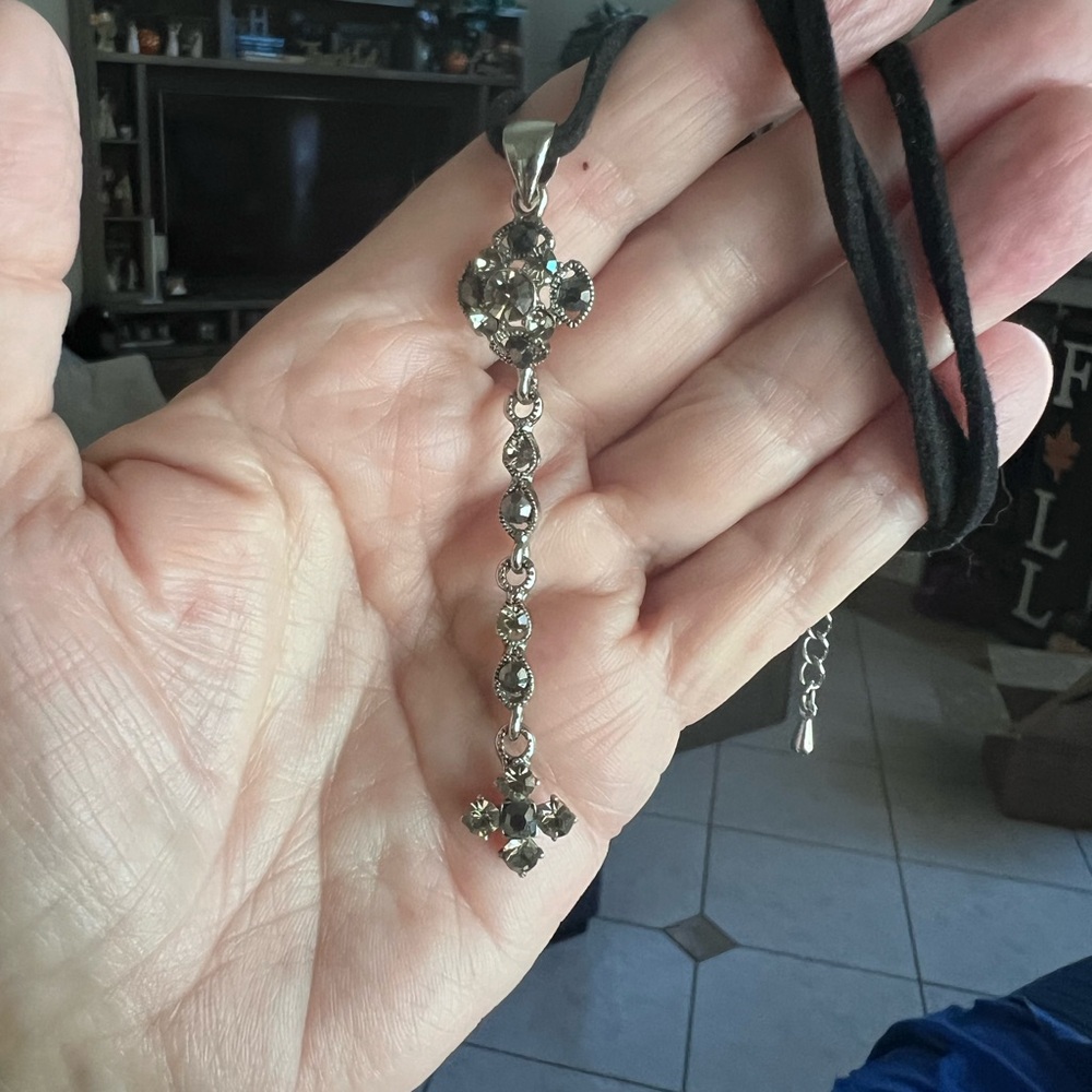 MACYS Crystal Pendant Necklace with 18” Cord, 3” Pendant Drop, 3” Extension